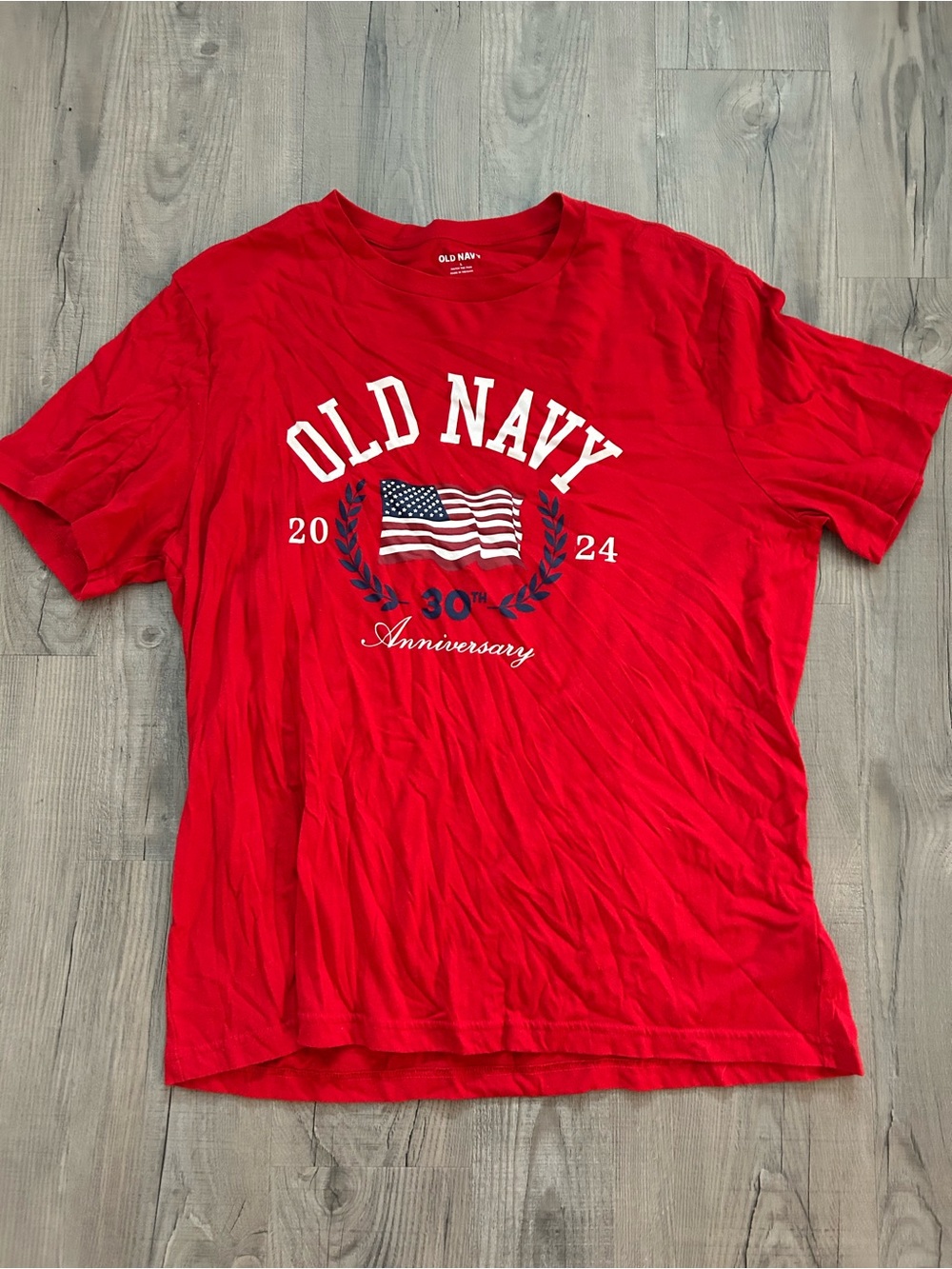 Old Navy Red 30th Anniversary American Flag Graphic T-Shirt
